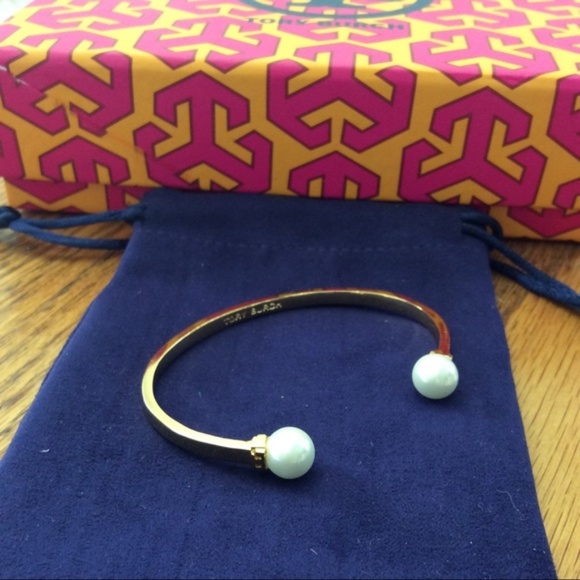 Tory Burch Glass Pearl Cuff Bracelet - Picture 6 of 7